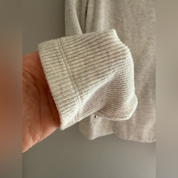 Lou & Grey Womens Ribbed Light Grey Cardigan SZ SM Button Closure Moto Modern - Picture 4 of 8